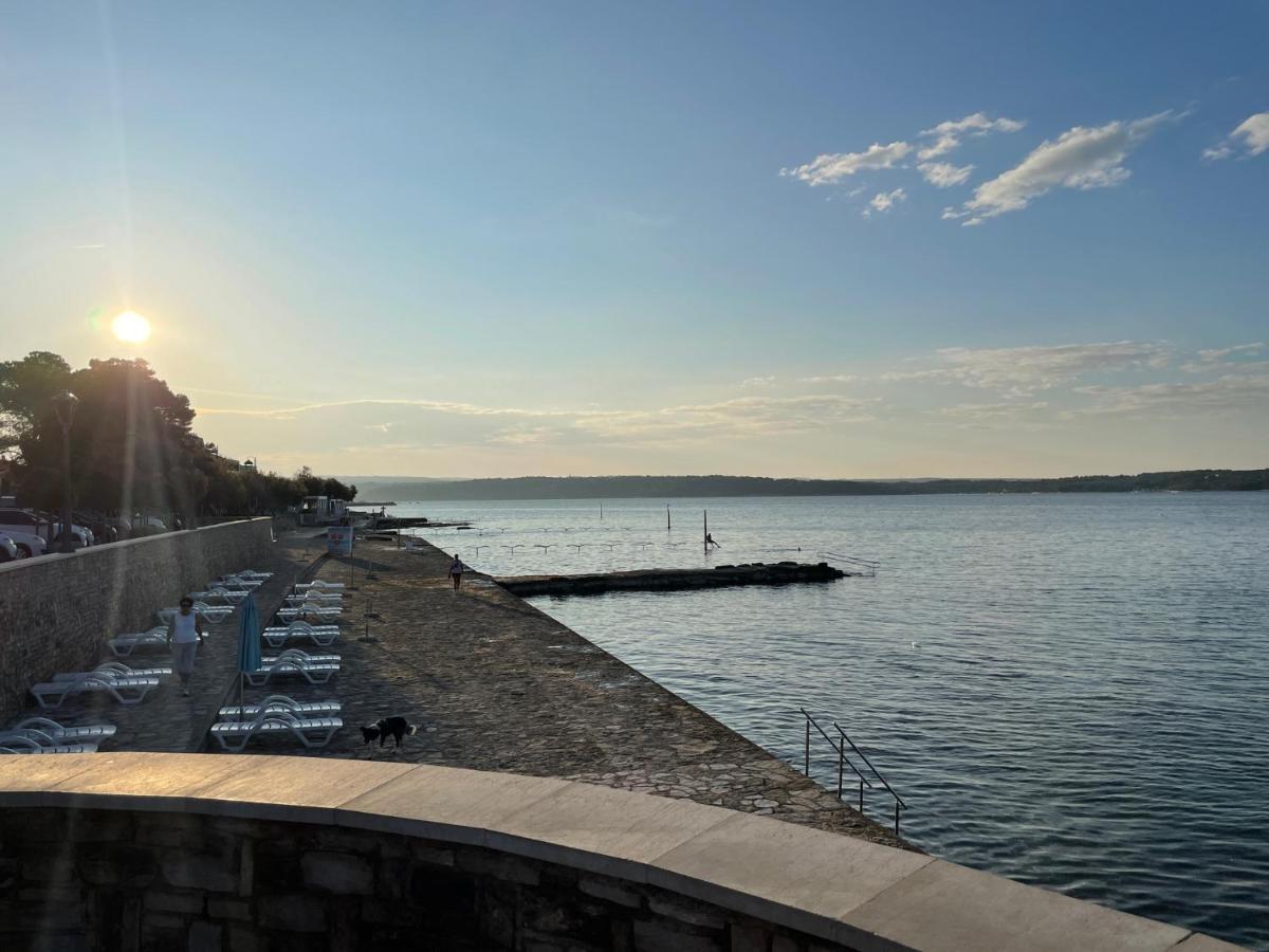 App Robi Apartment Novigrad  Exterior photo
